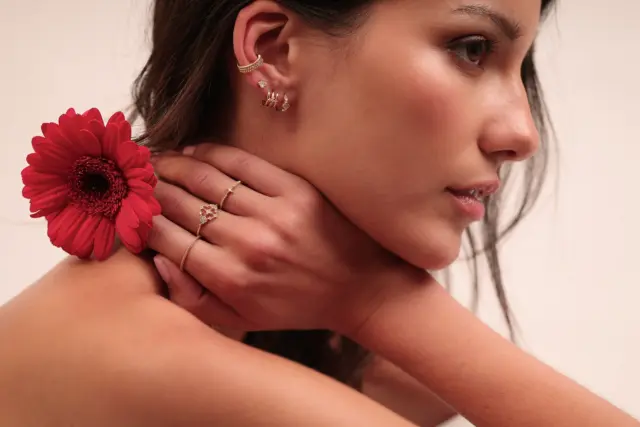 Bonne fête à toutes les mamans ! 🌺

#fêtedesmères #fetesdesmeres #angelebroussejewelry