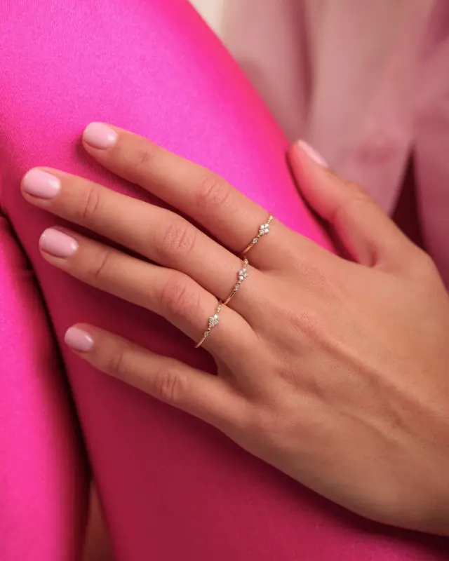 Bague Eternity 💕

#ring #goldrings #goldring #engagementring #diamondring #diamondrings #weddingring #weddingring #ringoftheday #ringlover #diamondring # diamondrings #ringlovers #vintagering #ringshopping #baguedefiancailles #baguedemariage #bagues💍 #bagues #angelebroussejewelry